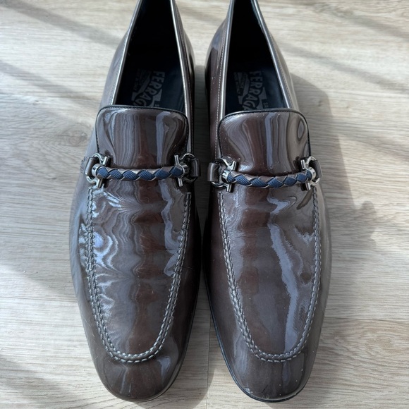 Salvatore Ferragamo 35VF 75440 Q19 bronze patent leather‎ shoes size 9.5